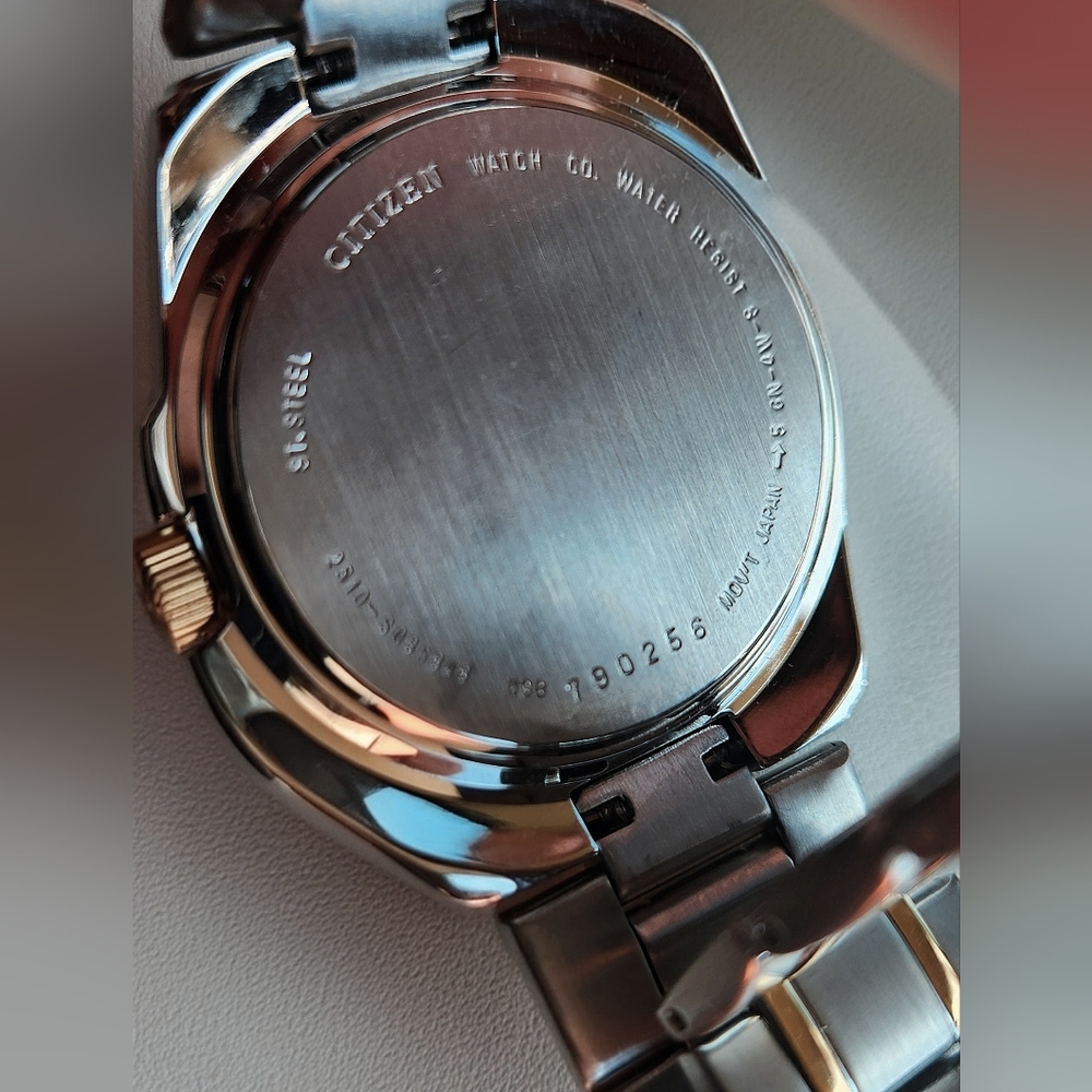 Citizen 2510 Classic Silver Gold Wrist Watch - Picture 3 of 4